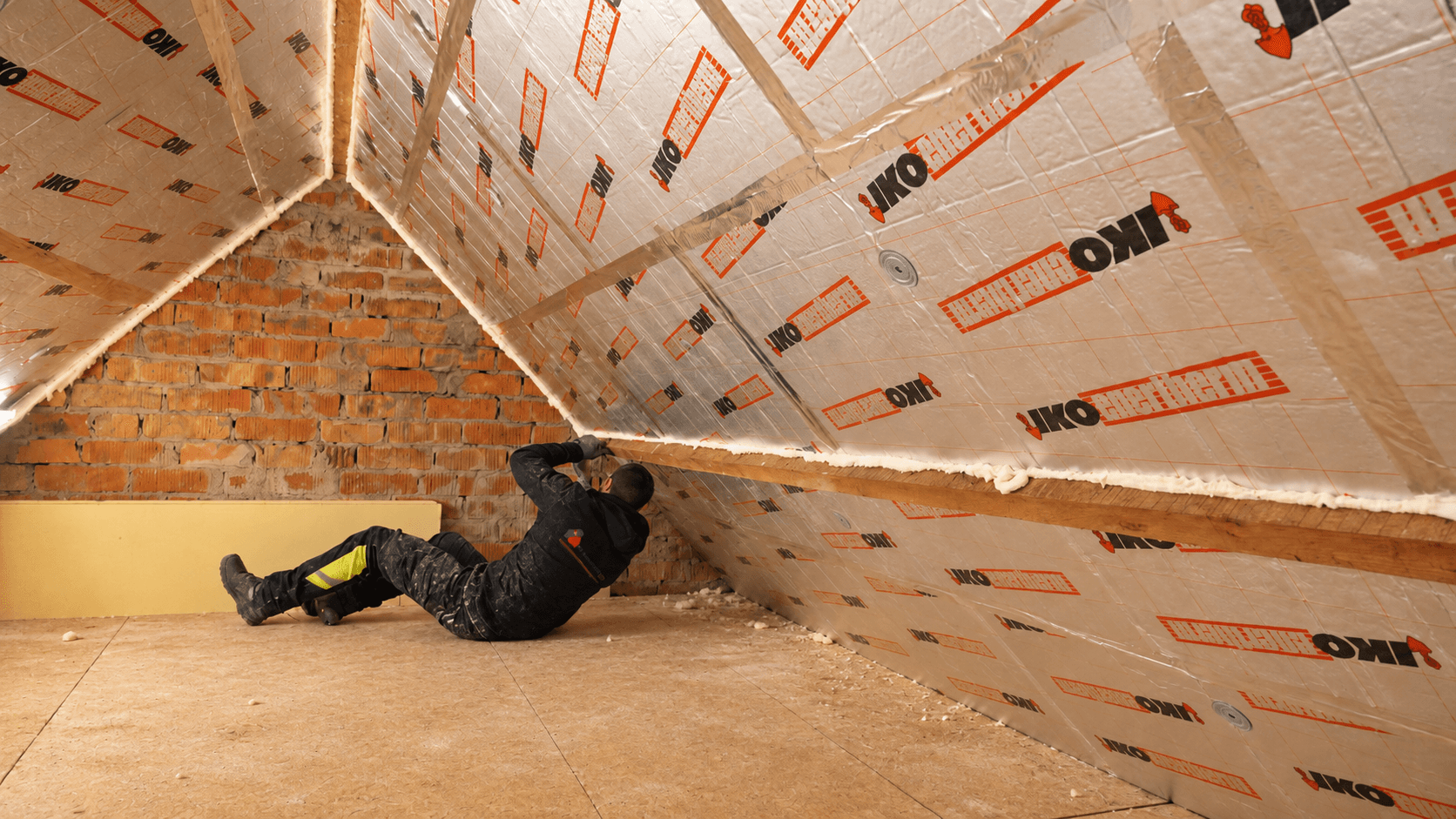 What is the best roof insulation? Materials, thickness and applications compared