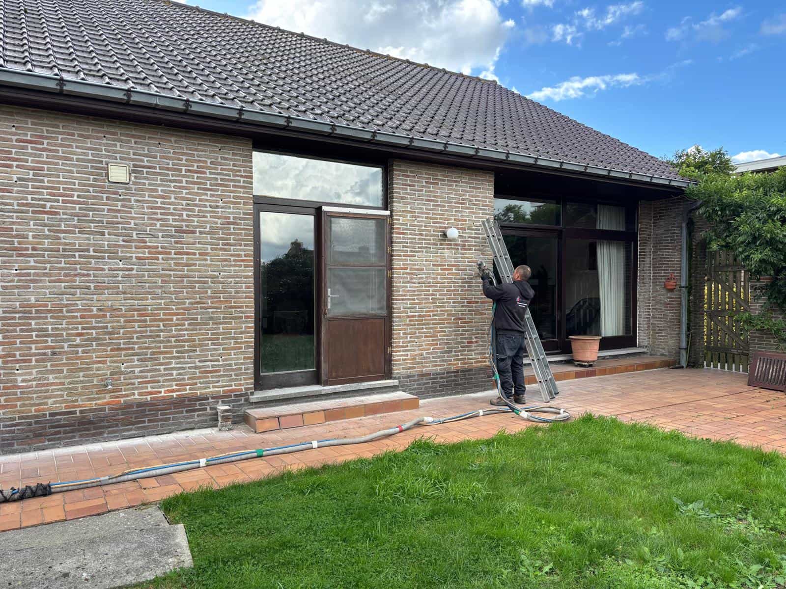 Spouwmuurisolatie met EPS-parels bij open bebouwing in Diksmuide