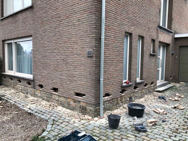 Spouwmuur reinigen spouwvervuiling verwijderen te Bonheiden