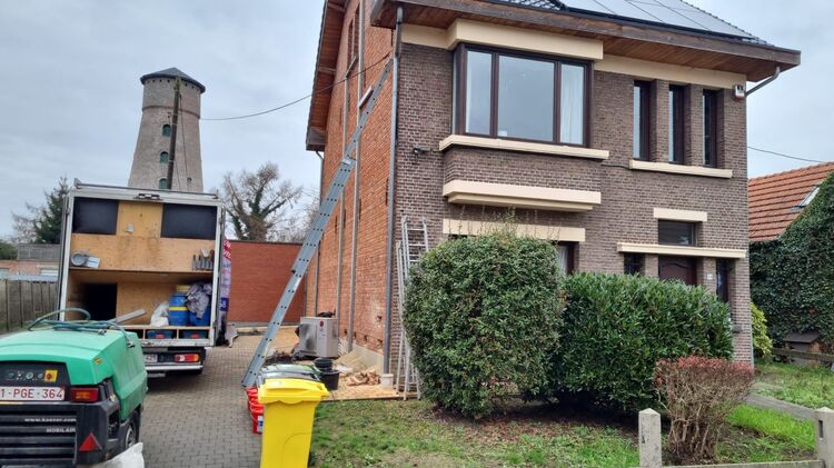 Realisatie reinigen spouwmuur +  105m EPS Isomo Pearls spouwmuurisolatie te Ranst 