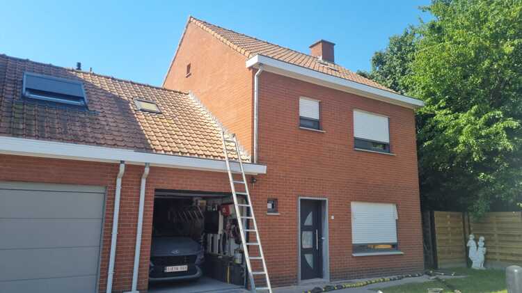 Realisatie 130m EPS Isomo Pearls spouwmuurisolatie Bissegem