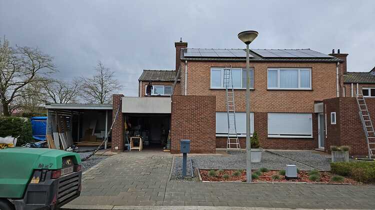 Realisatie volledige straat EPS Isomo Pearls spouwmuurisolatie te Roeselare