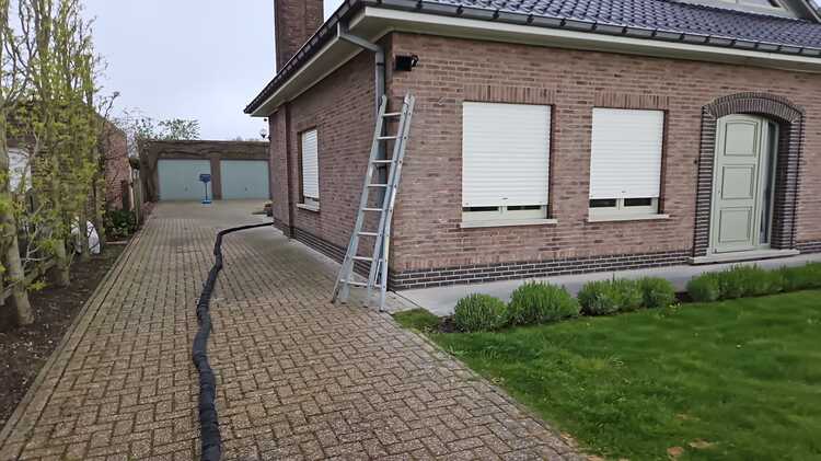 Realisatie 142m EPS Isomo Pearls spouwmuurisolatie te Merelbeke